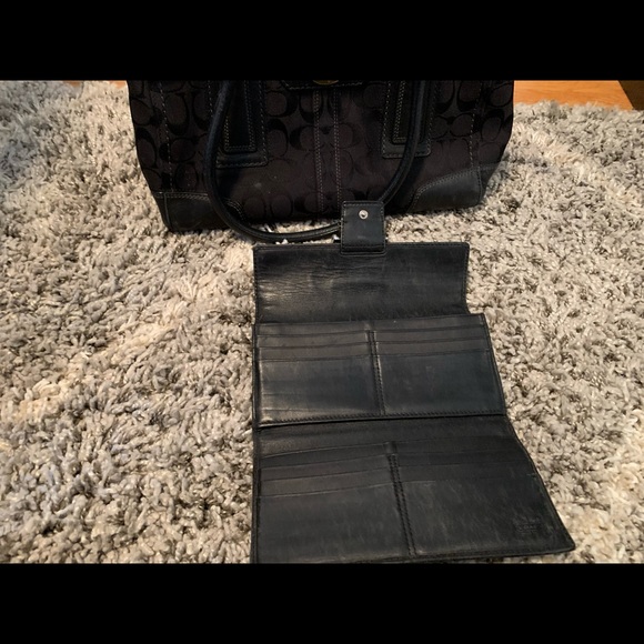 Coach black bag and wallet bundle - Picture 5 of 5